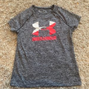 Under Armour. T-shirt. YLG. Like New